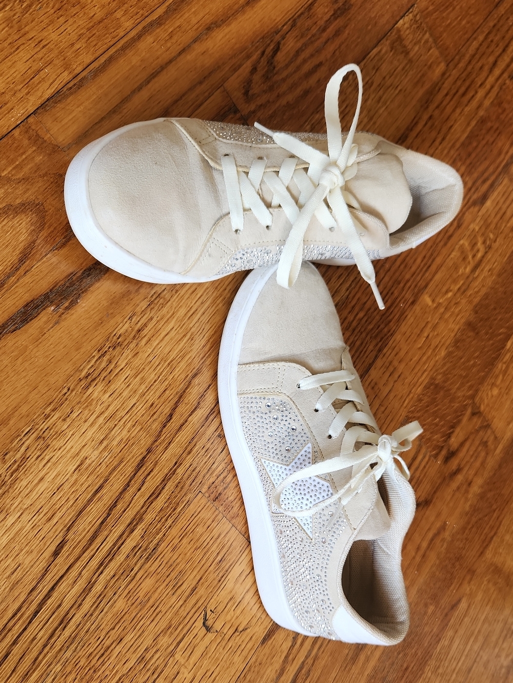 Women's Cream Casual Lace-Up Sneakers w/ Crystal Detail & Stars Easy To Slip On